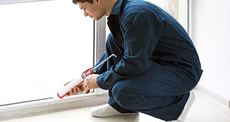 Window Glass Caulk Repair in Bellview, FL