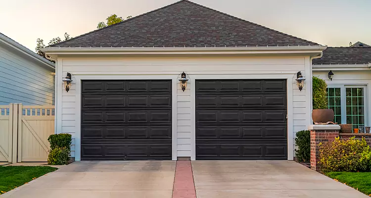 Residential Local Garage Door Repair in Bellview, FL