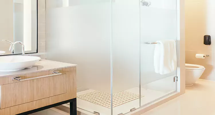 Expert Shower Door Fix and Repair in Bellview, FL